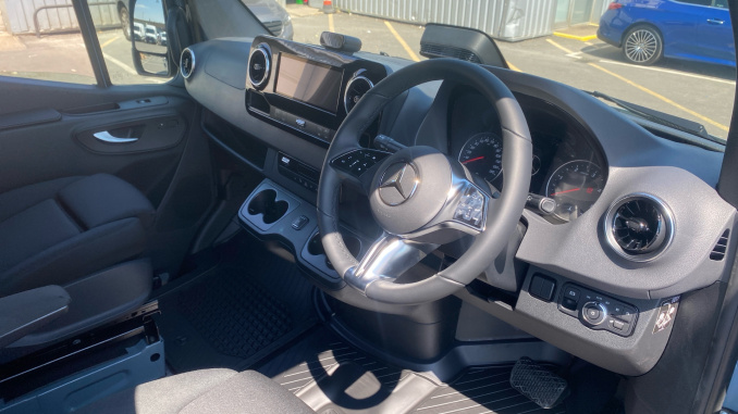 Mercedes-Benz Sprinter 319Cdi L2 Diesel Rwd 3.5t H2 Pro Van 9G-Tronic - Image 22